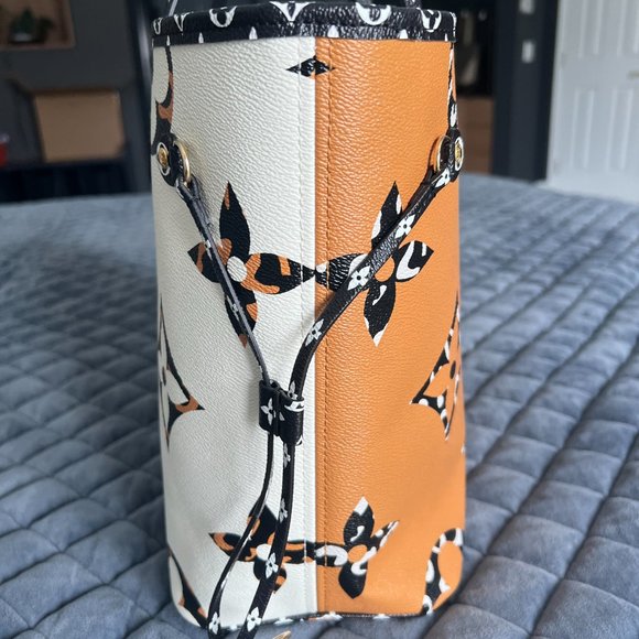 Louis Vuitton  Monogram Giant Jungle Neverfull MM Ivory - Picture 3 of 6